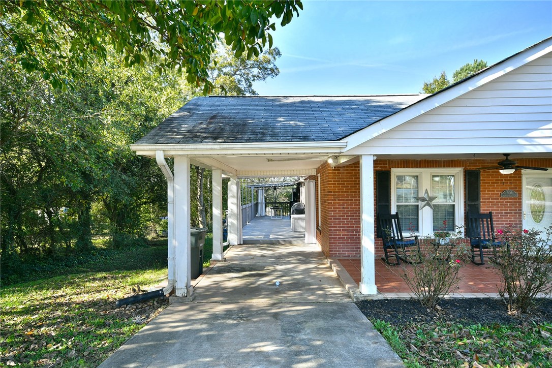 306 North Chestnut Street Seneca, SC 29678 - Photo 3 of 40