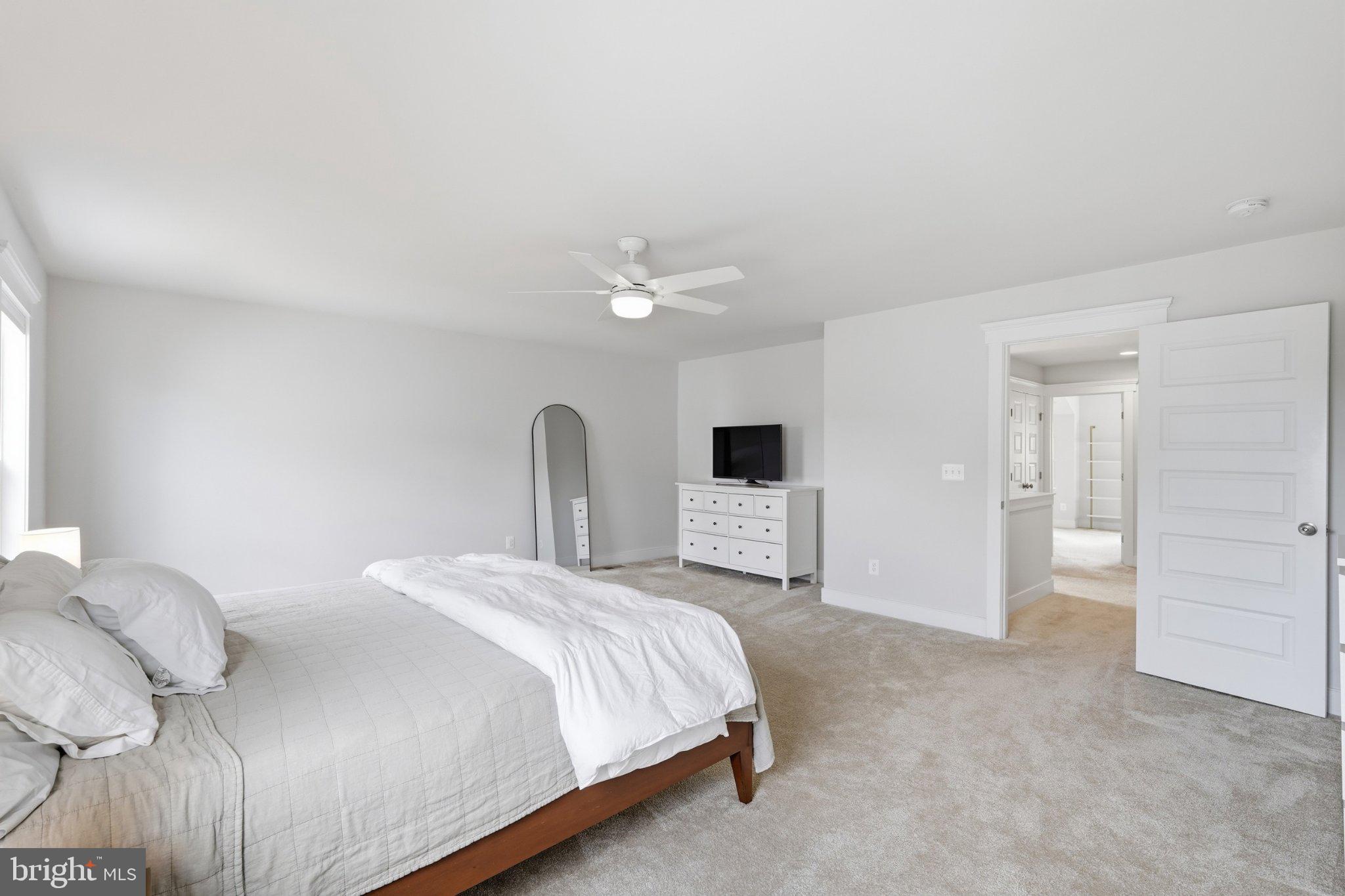 17992 Ridgewood Place Round Hill, VA 20141 - Photo 23 of 45 Primary Bedroom