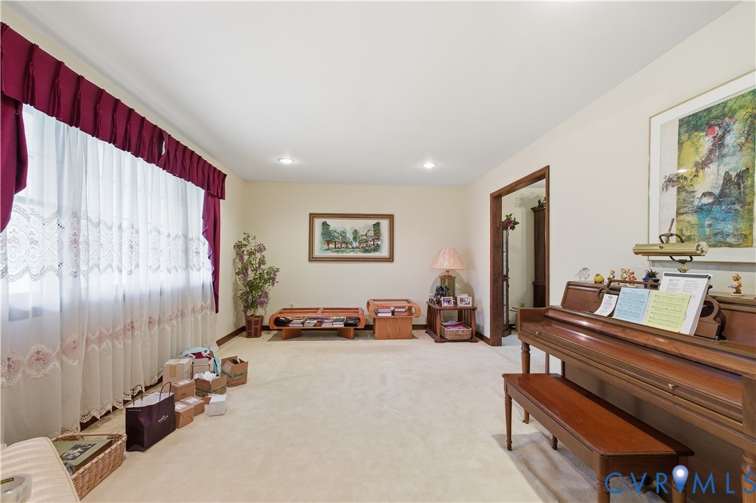12508 Percival Street Chester, VA 23831 - Photo 7 of 30 a living room with furniture