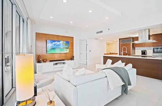 $8,500 | 495 Brickell Avenue, Unit 3301, Miami, FL 33131