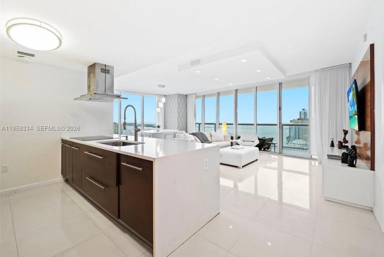 495 Brickell Avenue, Unit 3301 Miami, FL 33131 - Photo 17 of 35