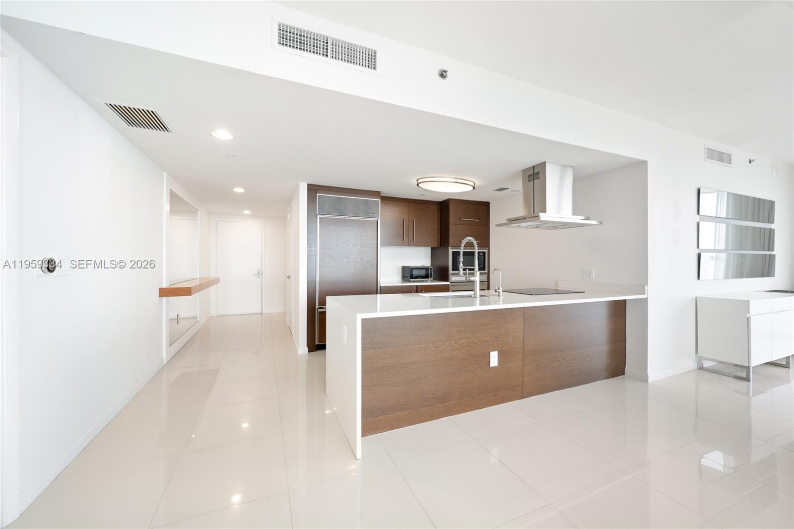 495 Brickell Avenue, Unit 3301 Miami, FL 33131 - Photo 18 of 35