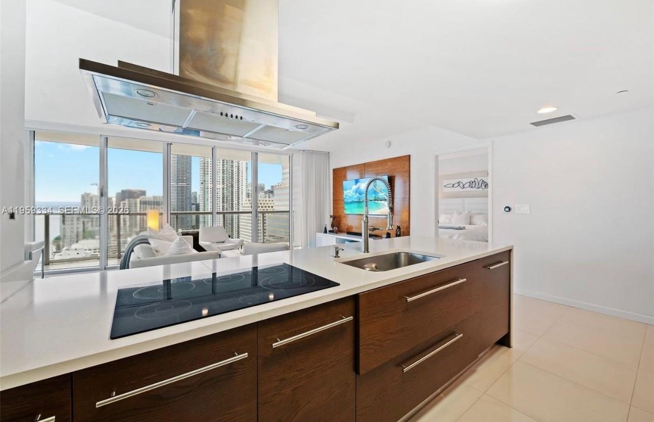 495 Brickell Avenue, Unit 3301 Miami, FL 33131 - Photo 19 of 35