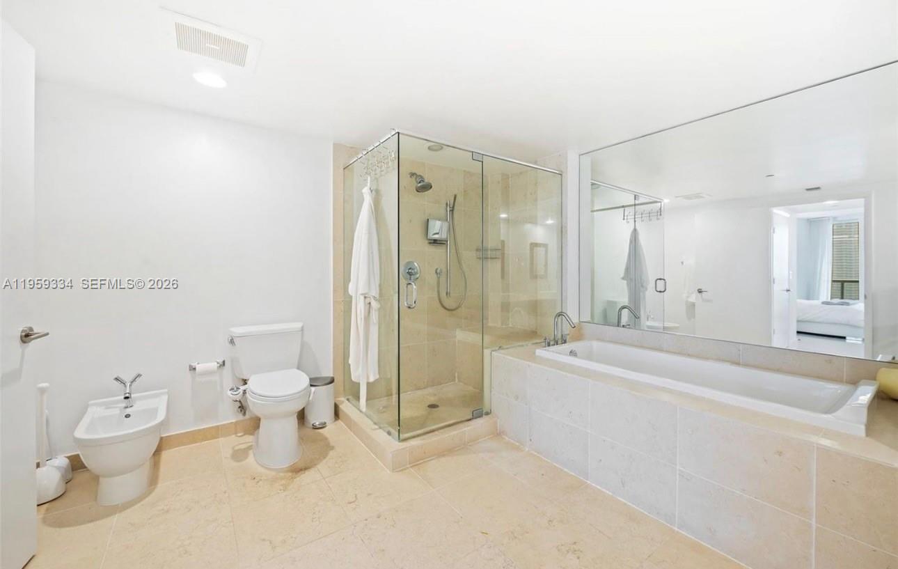 495 Brickell Avenue, Unit 3301 Miami, FL 33131 - Photo 27 of 35