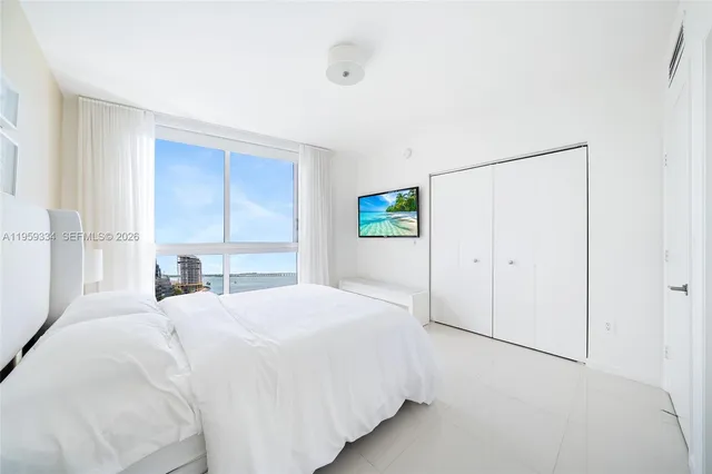 $8,500 | 495 Brickell Avenue, Unit 3301, Miami, FL 33131