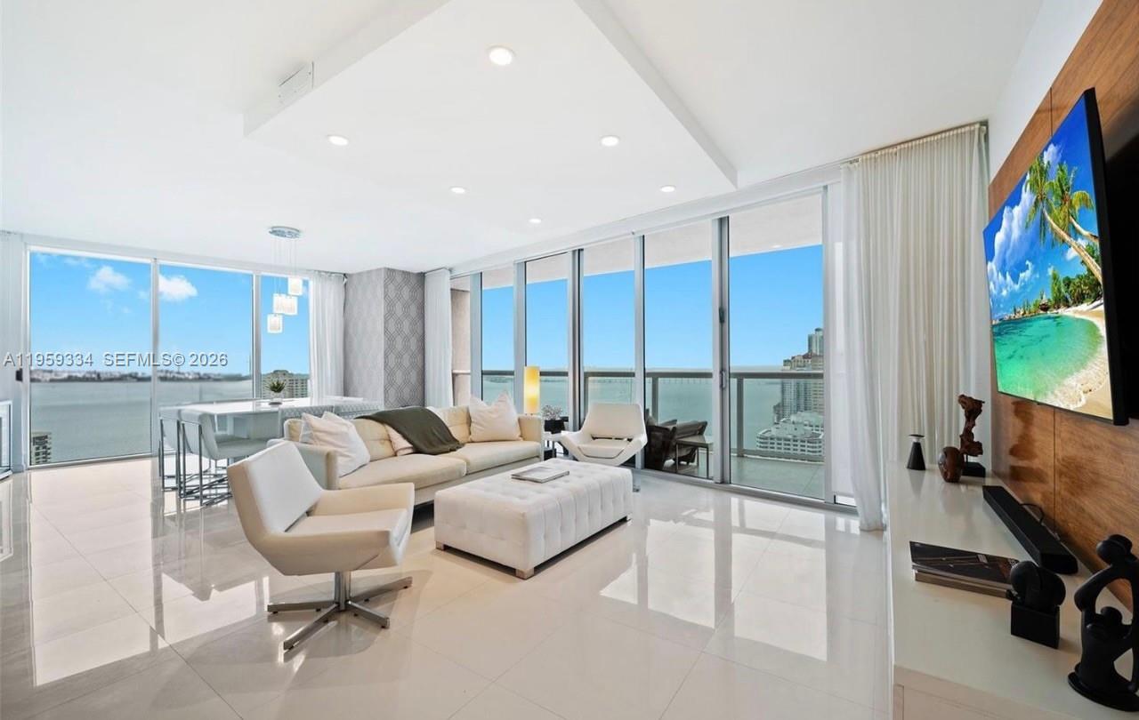 495 Brickell Avenue, Unit 3301 Miami, FL 33131 - Photo 7 of 35