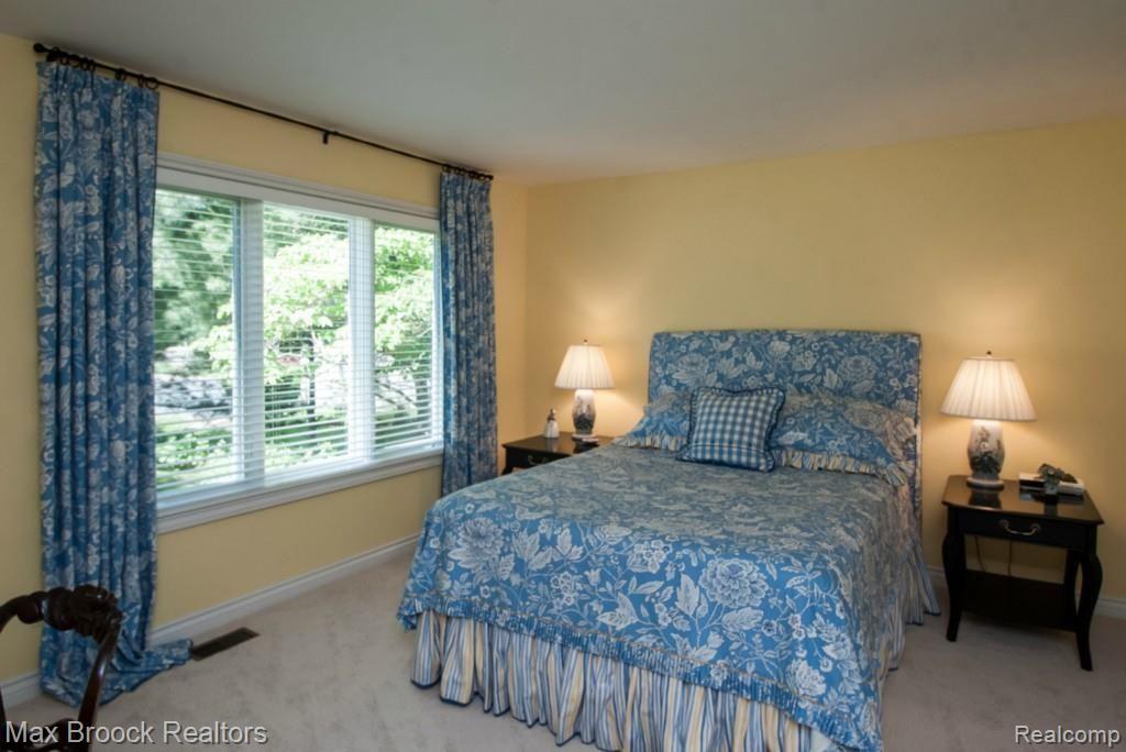 3790 West Maple Road Bloomfield Hills, MI 48301 - Photo 23 of 36 61DSC_7827.jpg