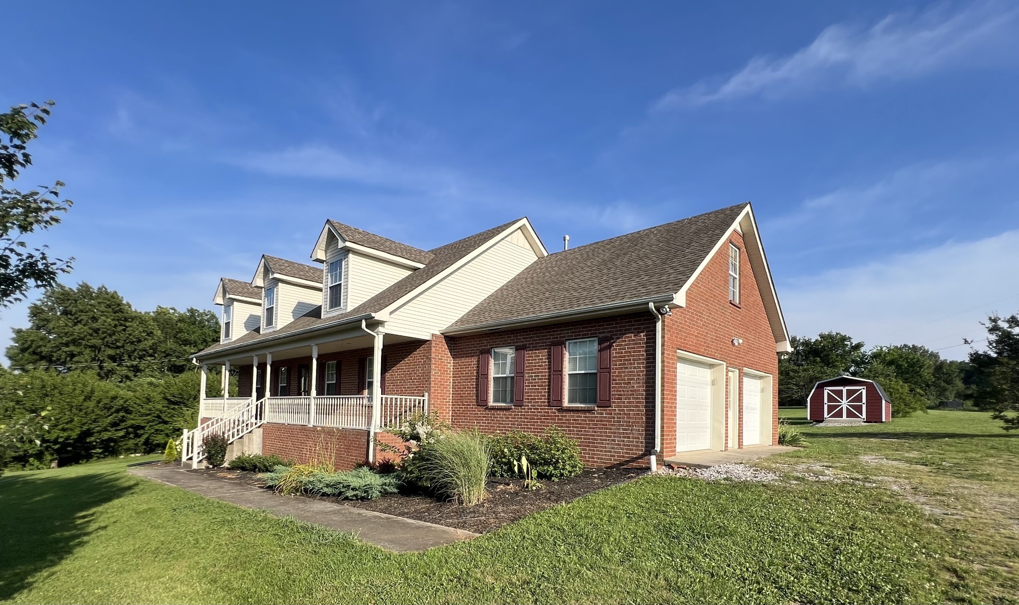 5345 Ashburn Road Springfield, TN 37172 - Photo 2 of 46 a front view of a house with a yard