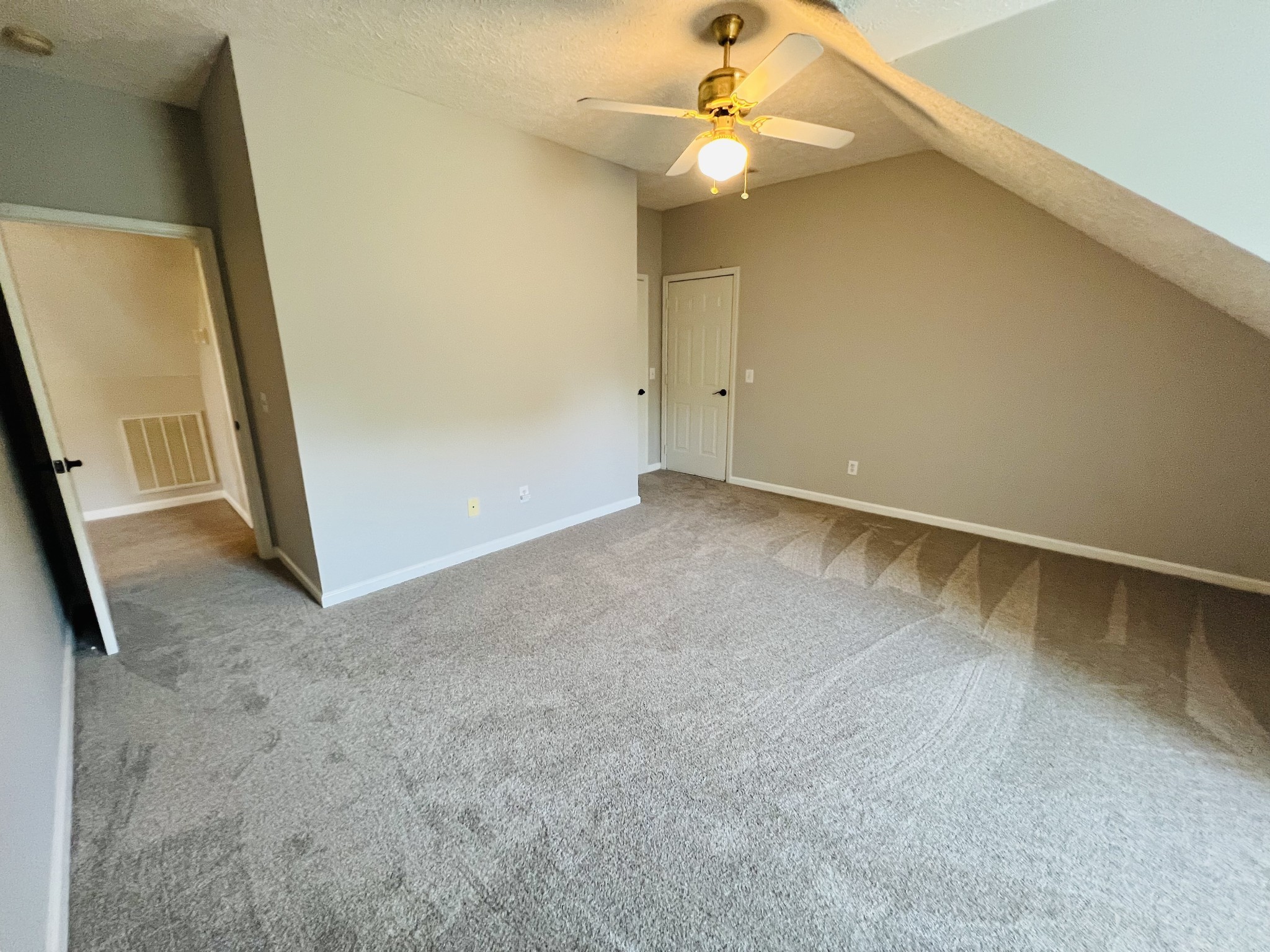 5345 Ashburn Road Springfield, TN 37172 - Photo 41 of 46 an empty room with a ceiling fan and hardwood floor