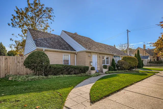 $495,000 | 5955 North Keating Avenue, Chicago, IL 60646