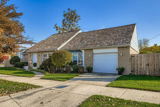 $495,000 | 5955 North Keating Avenue, Chicago, IL 60646