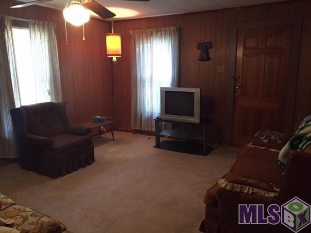 5743 Groom Road Baker, LA 70714 - Photo 3 of 11 Living Room