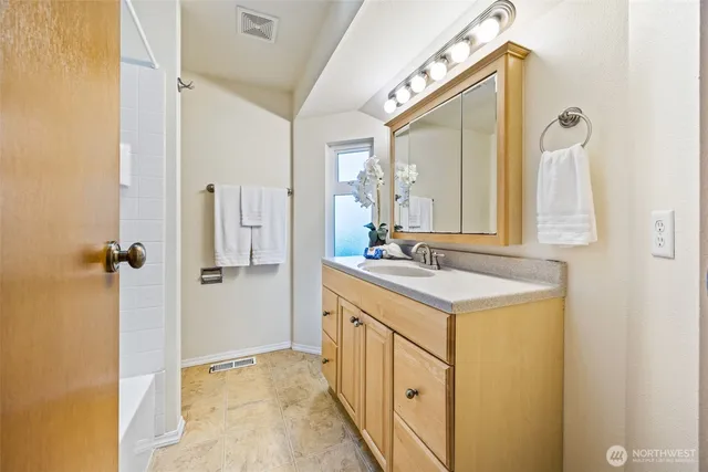 $669,950 | 3001 Smithers Court South, Renton, WA 98055