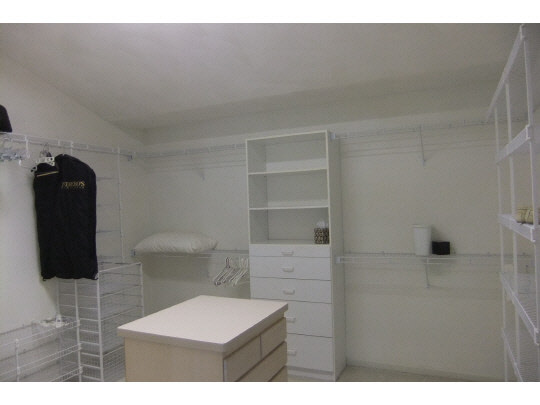 3433 Deer Path Road Rockford, IL 61114 - Photo 8 of 11 a bathroom with a toilet