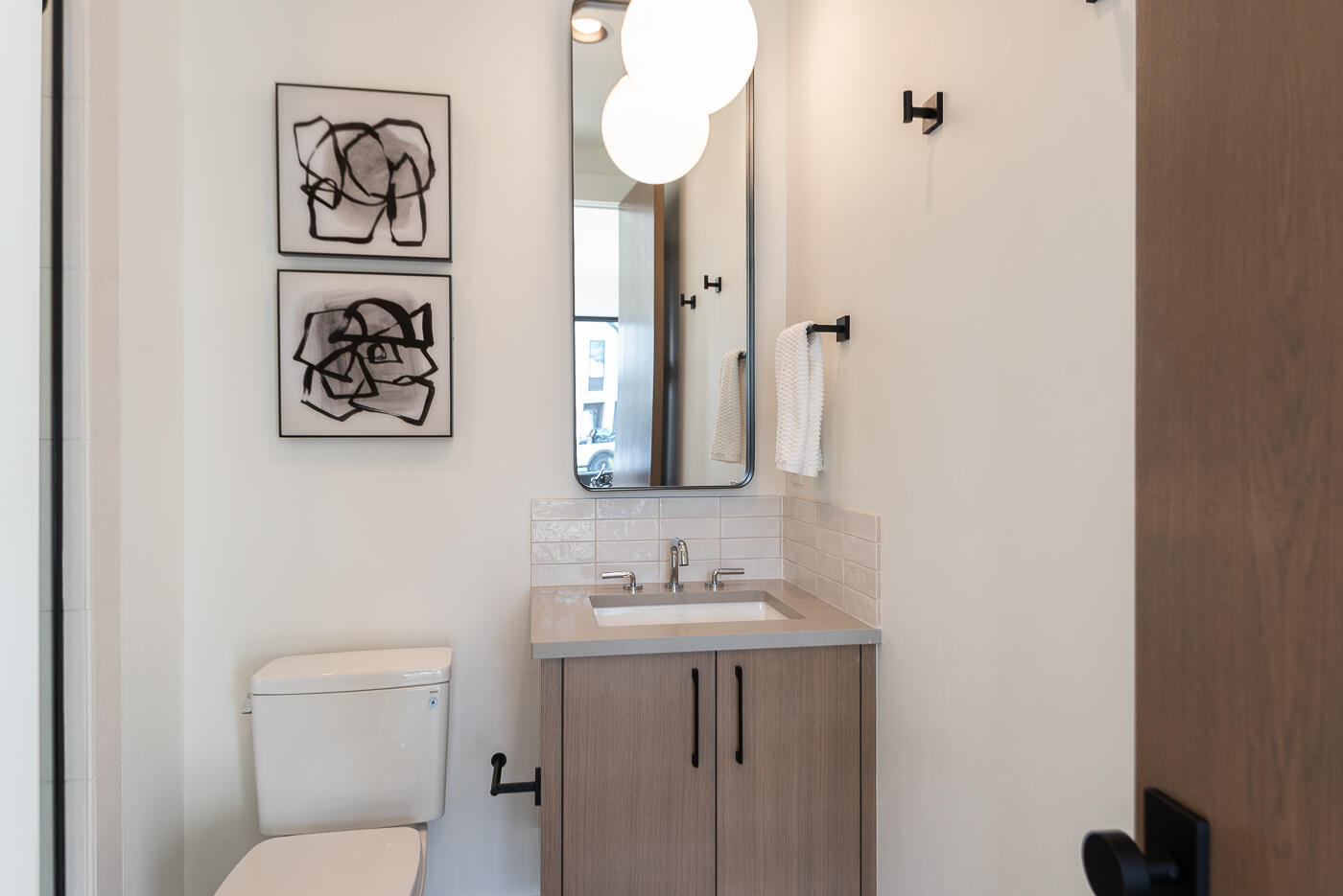 1180 Northwest Skyline Ranch Road, Unit LOT 129 Bend, OR 97703 - Photo 18 of 42 Guest Suite Bathroom