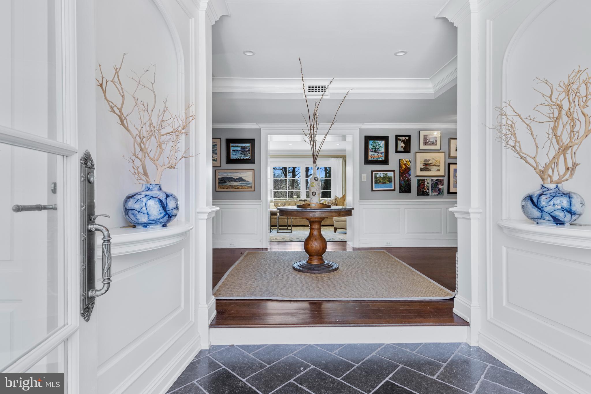 720 Brooke Road Wayne, PA 19087 - Photo 4 of 70 Elegant entry