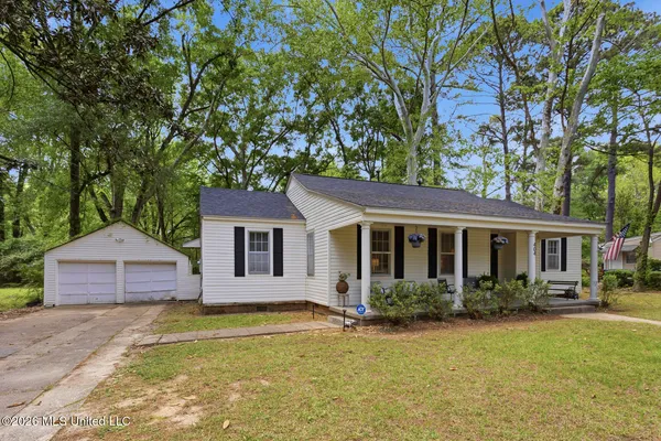 $185,000 | 404 Colonial Circle, Jackson, MS 39211
