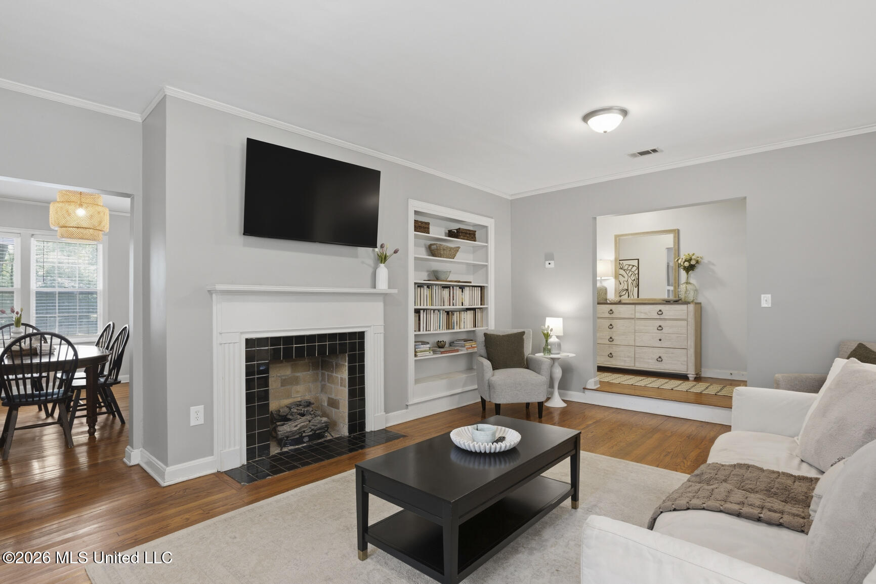 404 Colonial Circle Jackson, MS 39211 - Photo 11 of 27 Open to Formal Dining Room