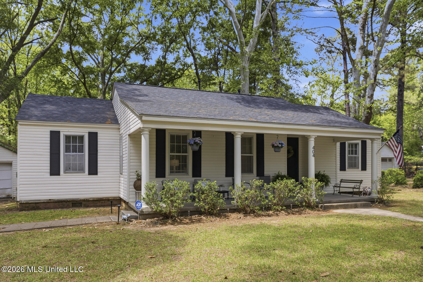 404 Colonial Circle Jackson, MS 39211 - Photo 2 of 27 Situated on an almost 1/2 ac lot!