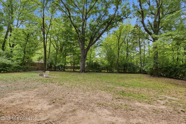 $185,000 | 404 Colonial Circle, Jackson, MS 39211