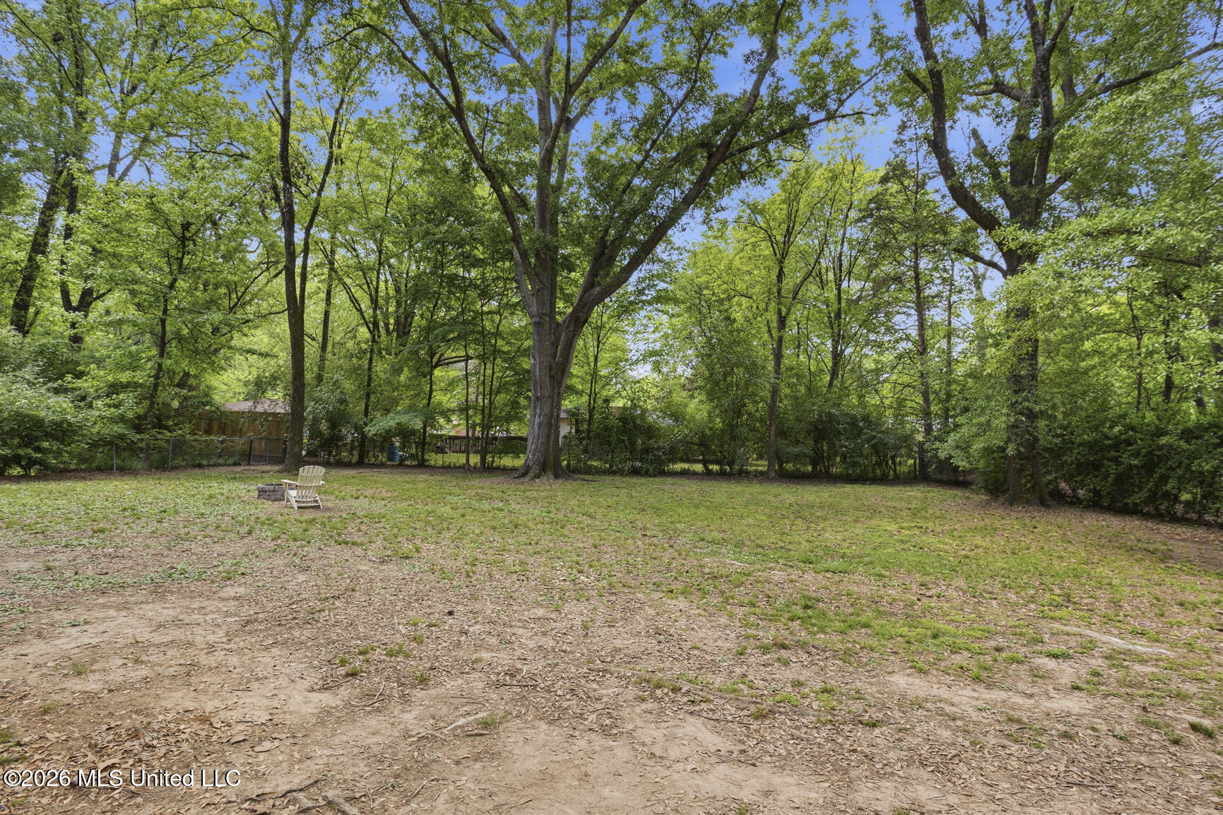 404 Colonial Circle Jackson, MS 39211 - Photo 27 of 27 Huge Fenced in Backyard