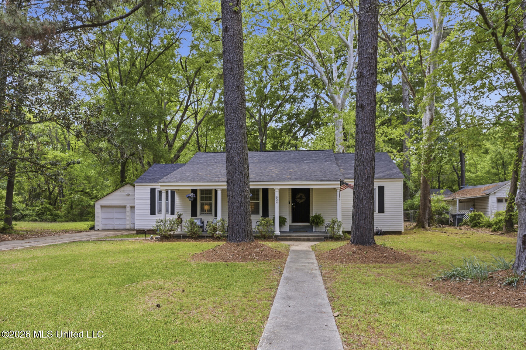 404 Colonial Circle Jackson, MS 39211 - Photo 3 of 27 Front Elevation