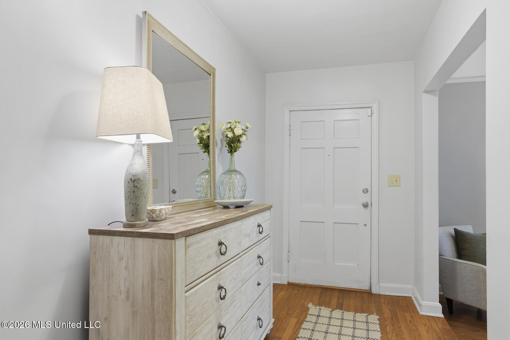 404 Colonial Circle Jackson, MS 39211 - Photo 7 of 27 Foyer Entry