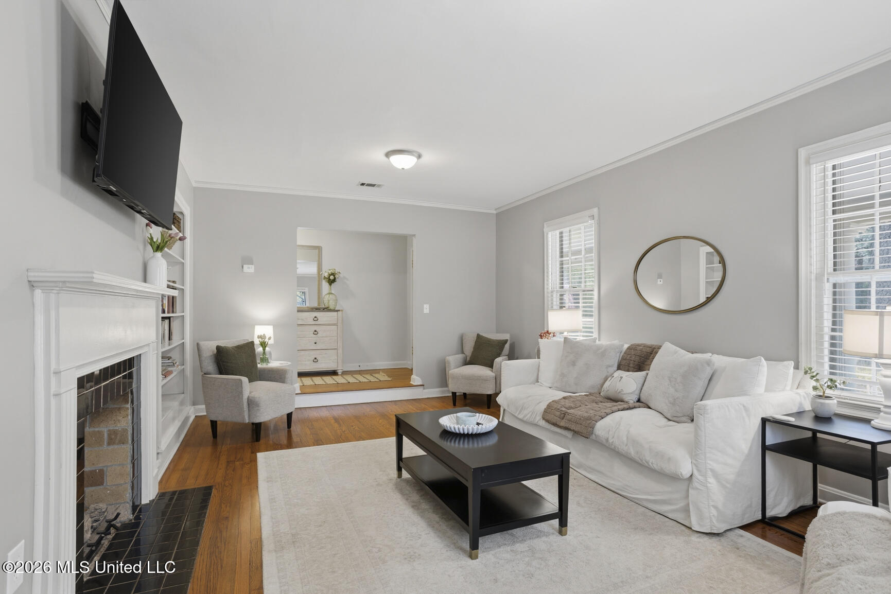 404 Colonial Circle Jackson, MS 39211 - Photo 10 of 27 Beautiful Hardwood Floors !