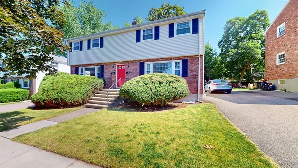 $3,300 | 36 Nash Street, Unit 36, Watertown, MA 02472
