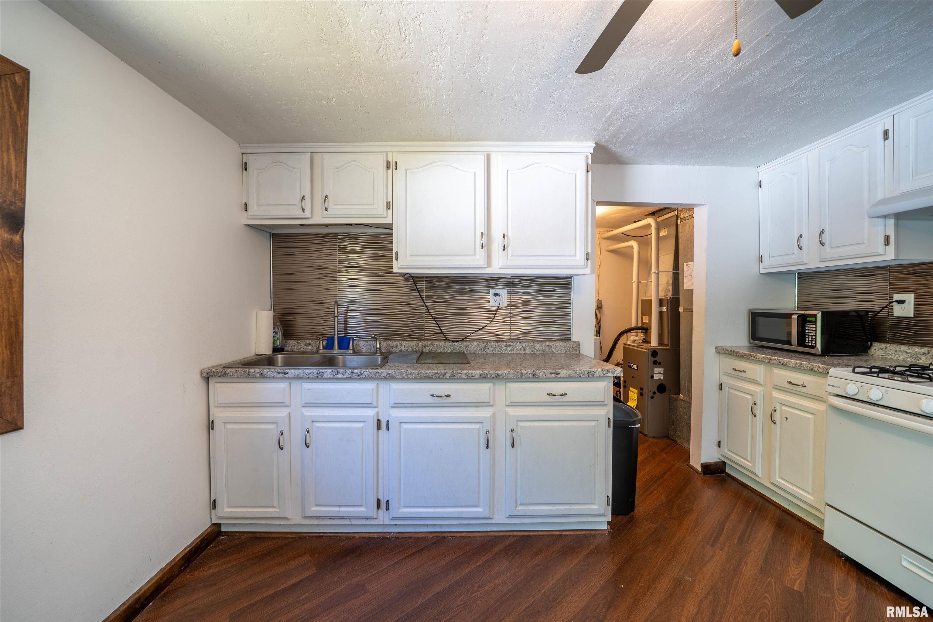 404 Wagner Street Washington, IL 61571 - Photo 19 of 36 Gallery Image 19
