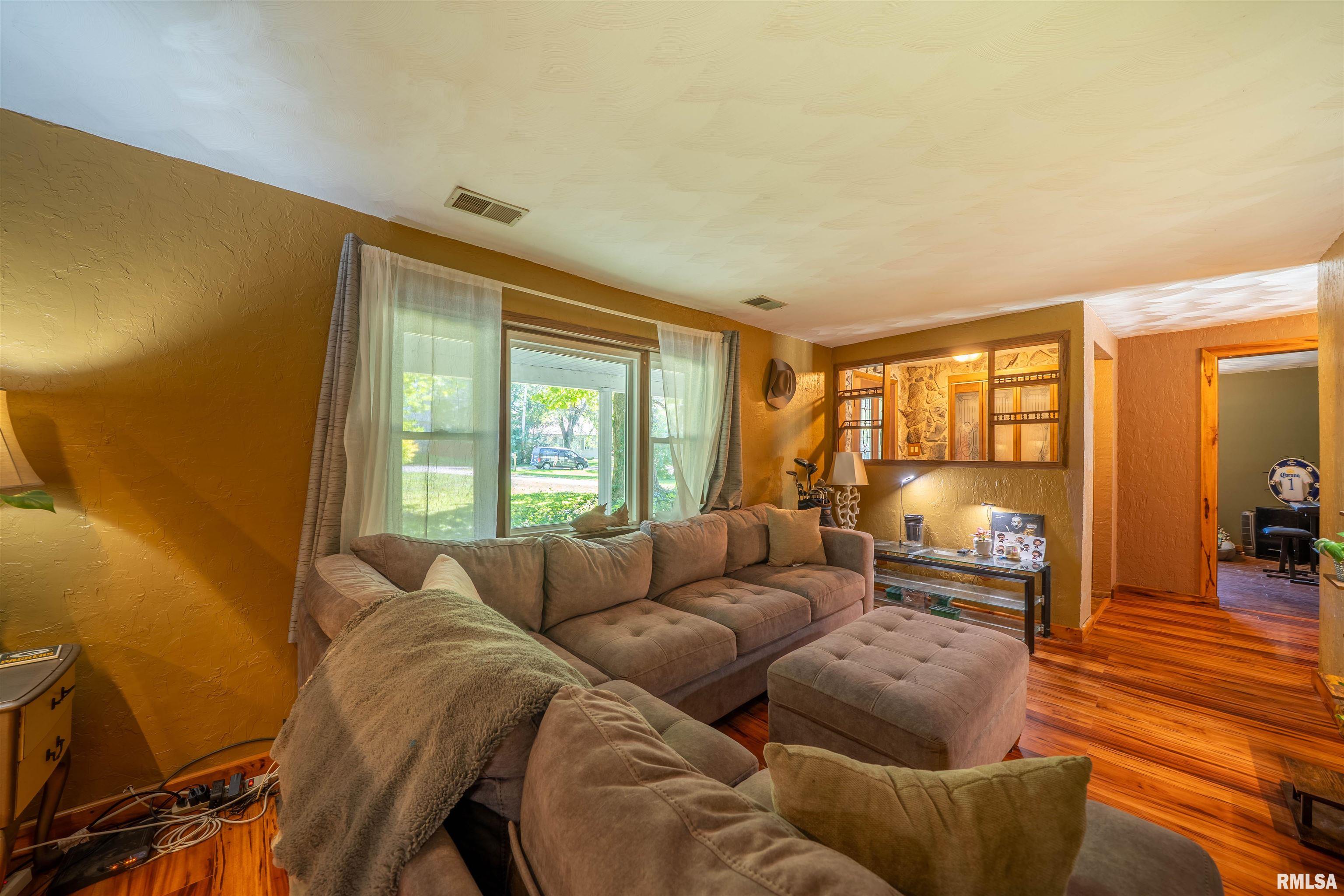 404 Wagner Street Washington, IL 61571 - Photo 8 of 36 Gallery Image 8