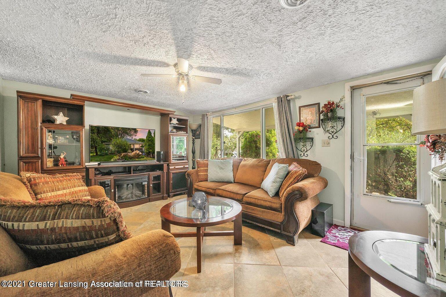 4926 Pleasant Grove Road Lansing, MI 48910 - Photo 7 of 36 PG5