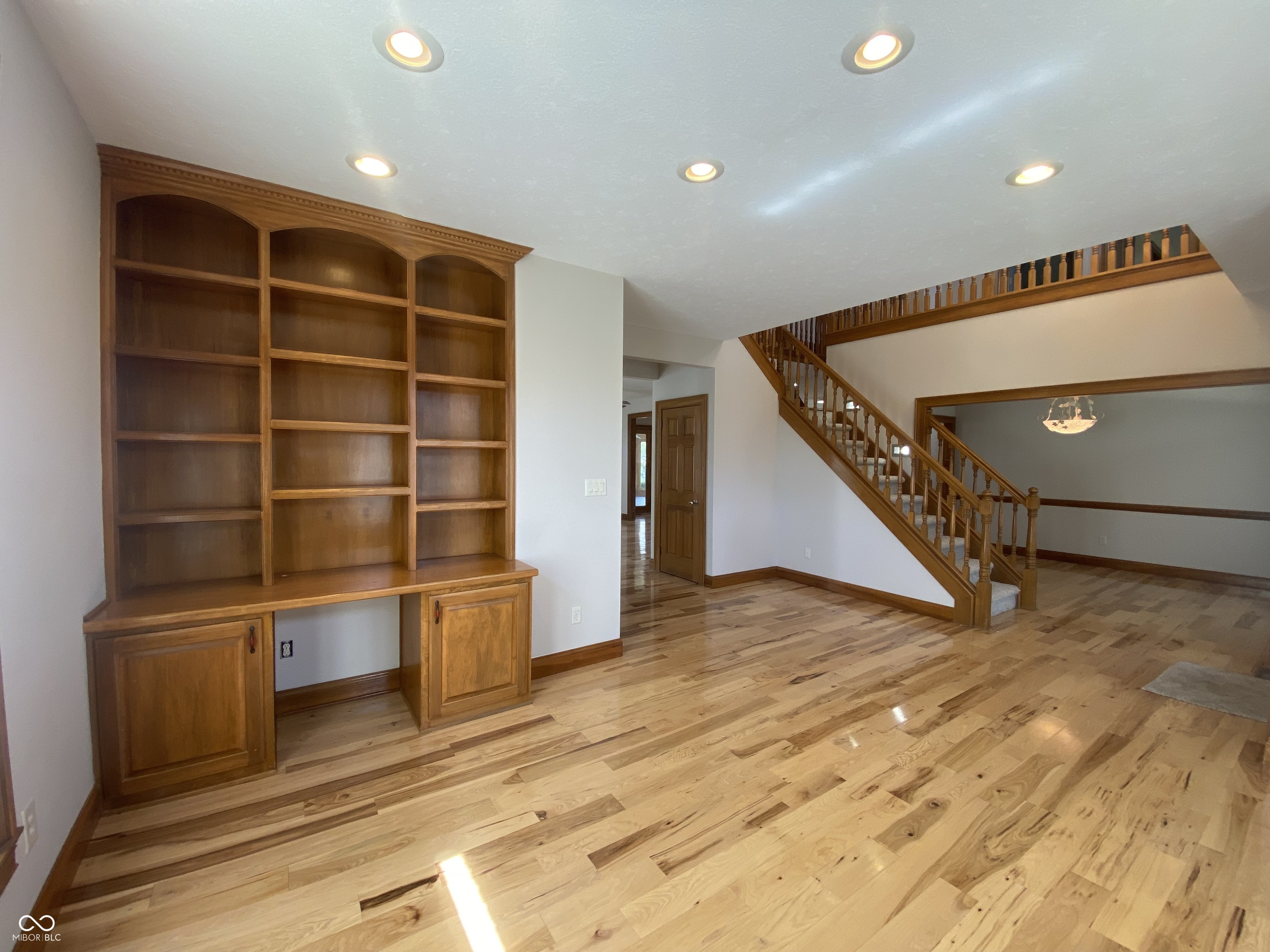 1394 Cherry Tree Road Avon, IN 46123 - Photo 3 of 31 Gallery Image 3