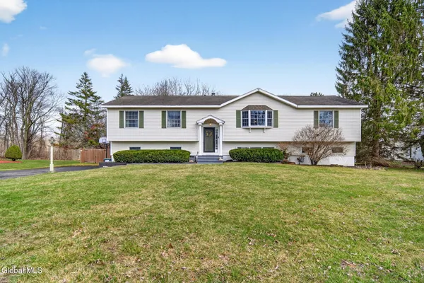 $479,000 | 766 Westmoreland Drive, Niskayuna, NY 12309