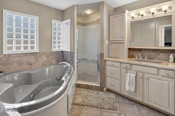 $479,000 | 766 Westmoreland Drive, Niskayuna, NY 12309