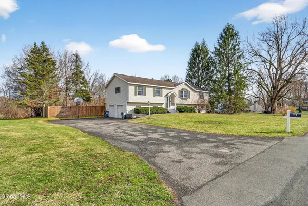 $479,000 | 766 Westmoreland Drive, Niskayuna, NY 12309