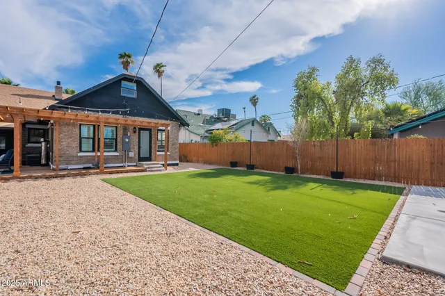 $745,000 | 1126 West Portland Street, Phoenix, AZ 85007