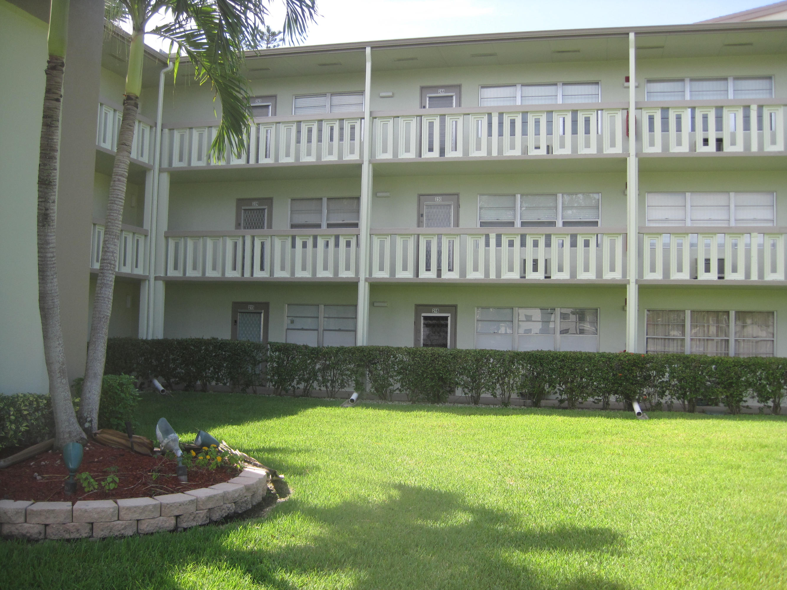 216 Dorset F, Unit 216 Boca Raton, FL 33434 - Photo 1 of 25 215 Dorset F (29)
