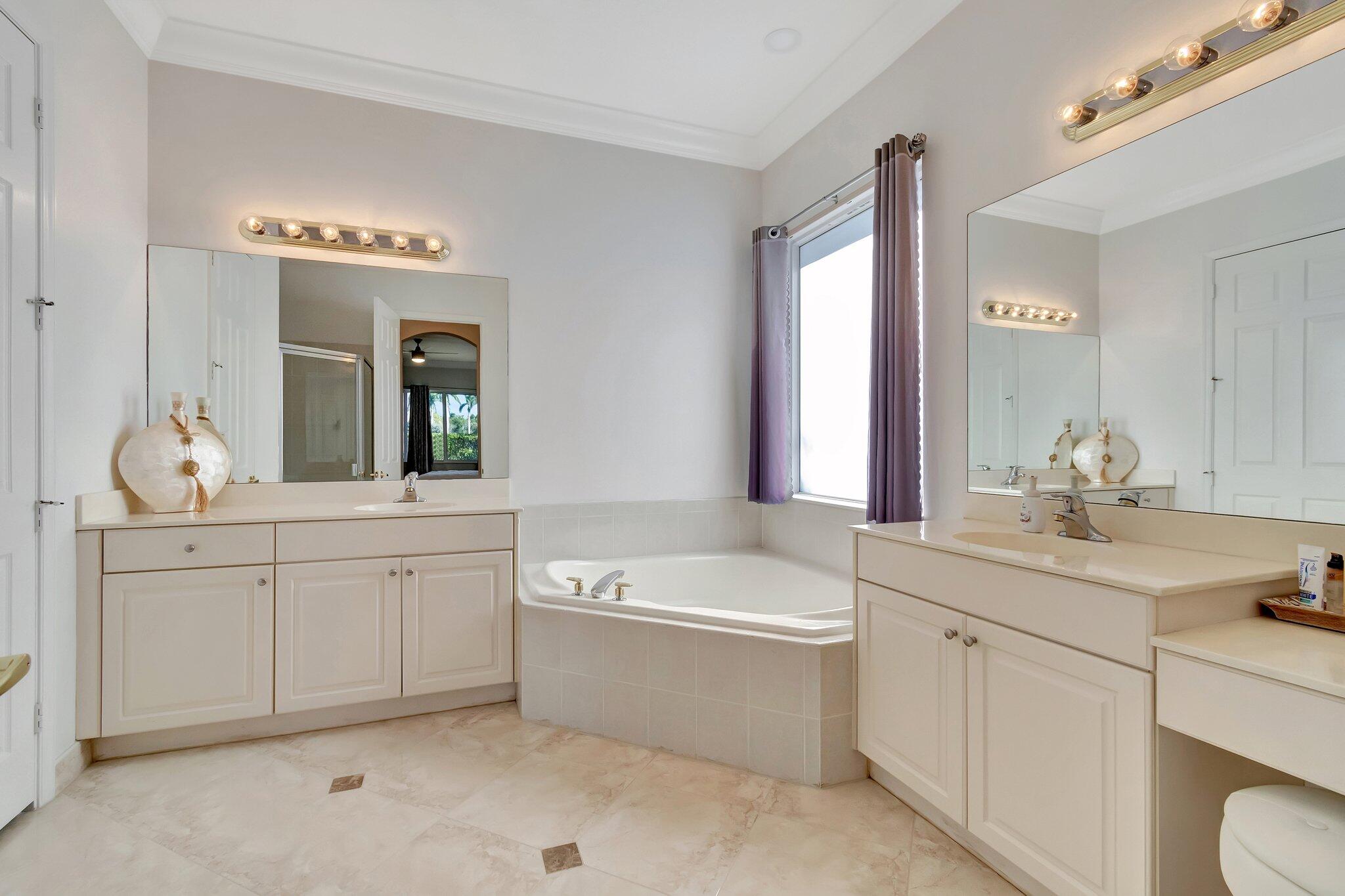 8239 Marsala Way Boynton Beach, FL 33472 - Photo 22 of 68 Primary Bathroom