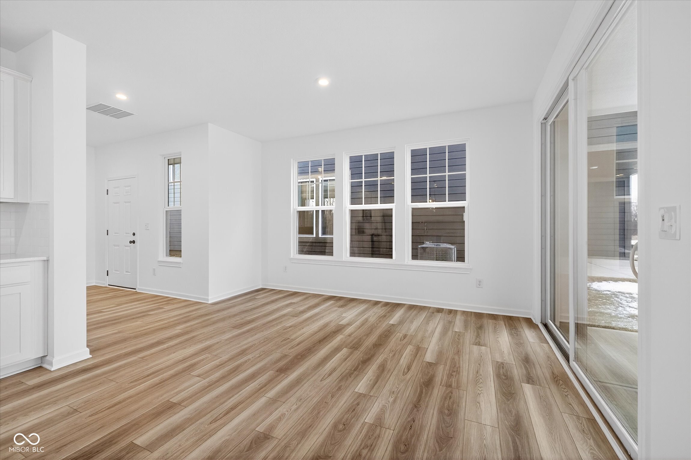 16067 Meadow Frost Court Fishers, IN 46037 - Photo 5 of 34