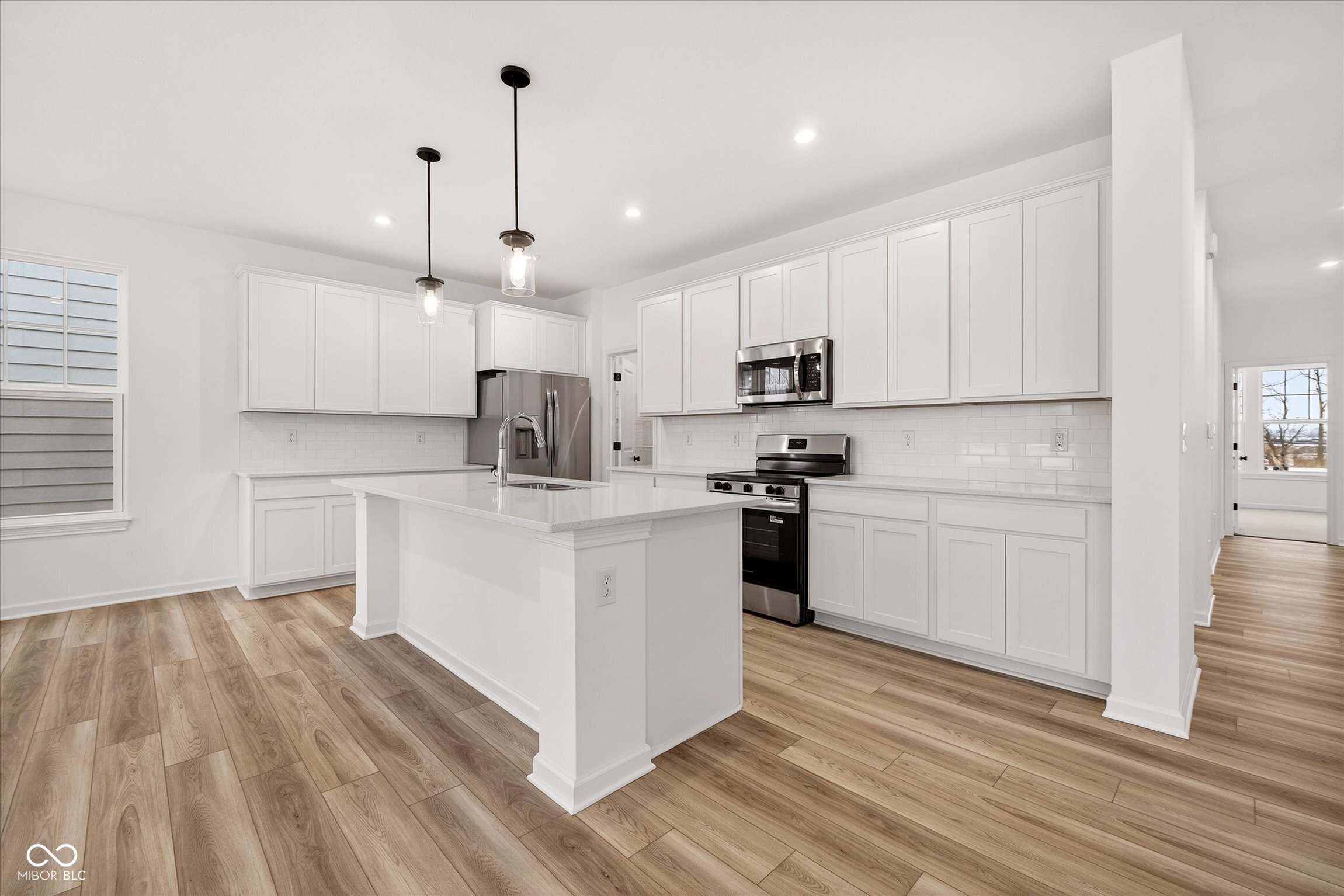 16067 Meadow Frost Court Fishers, IN 46037 - Photo 6 of 34