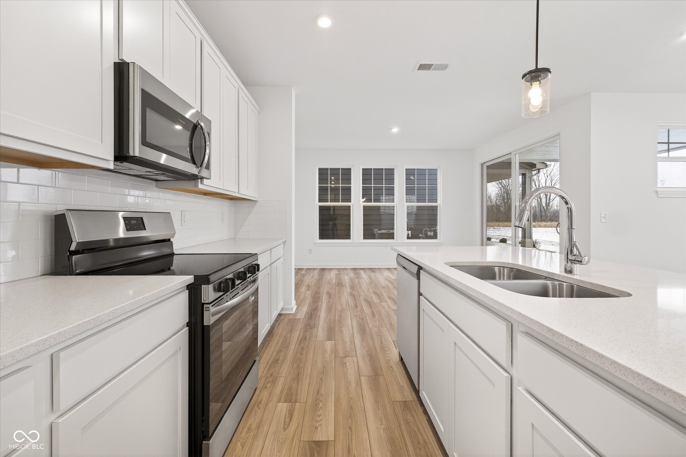 16067 Meadow Frost Court Fishers, IN 46037 - Photo 9 of 34