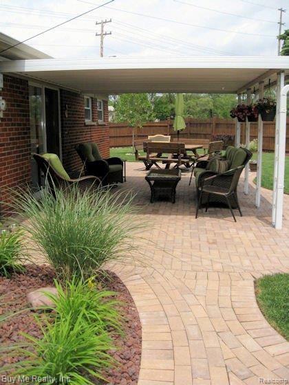 1243 Goddard Road Wyandotte, MI 48192 - Photo 21 of 24 Paver Patio and Walkway