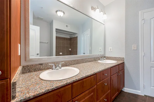 $165,000 | 1711 Old Spanish Trail, Unit 242, Houston, TX 77054