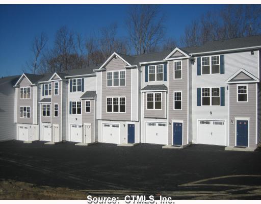 132 Taft Pointe, Unit 7 Waterbury, CT 06708 - Photo 1 of 1 Gallery Image 1