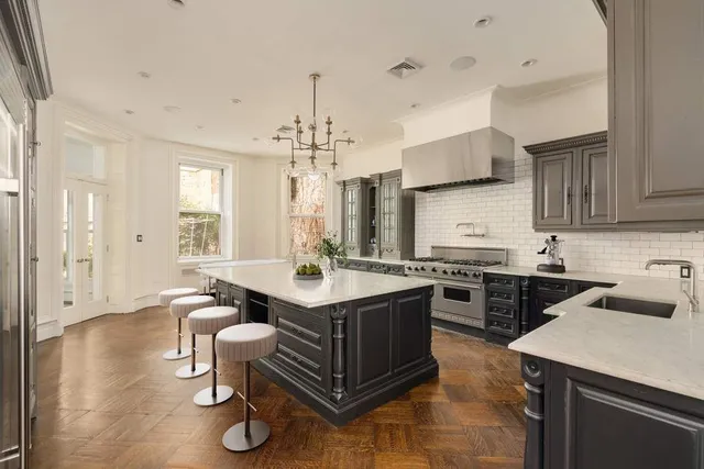 $13,995,000 | 243 East 17th Street | Gramercy