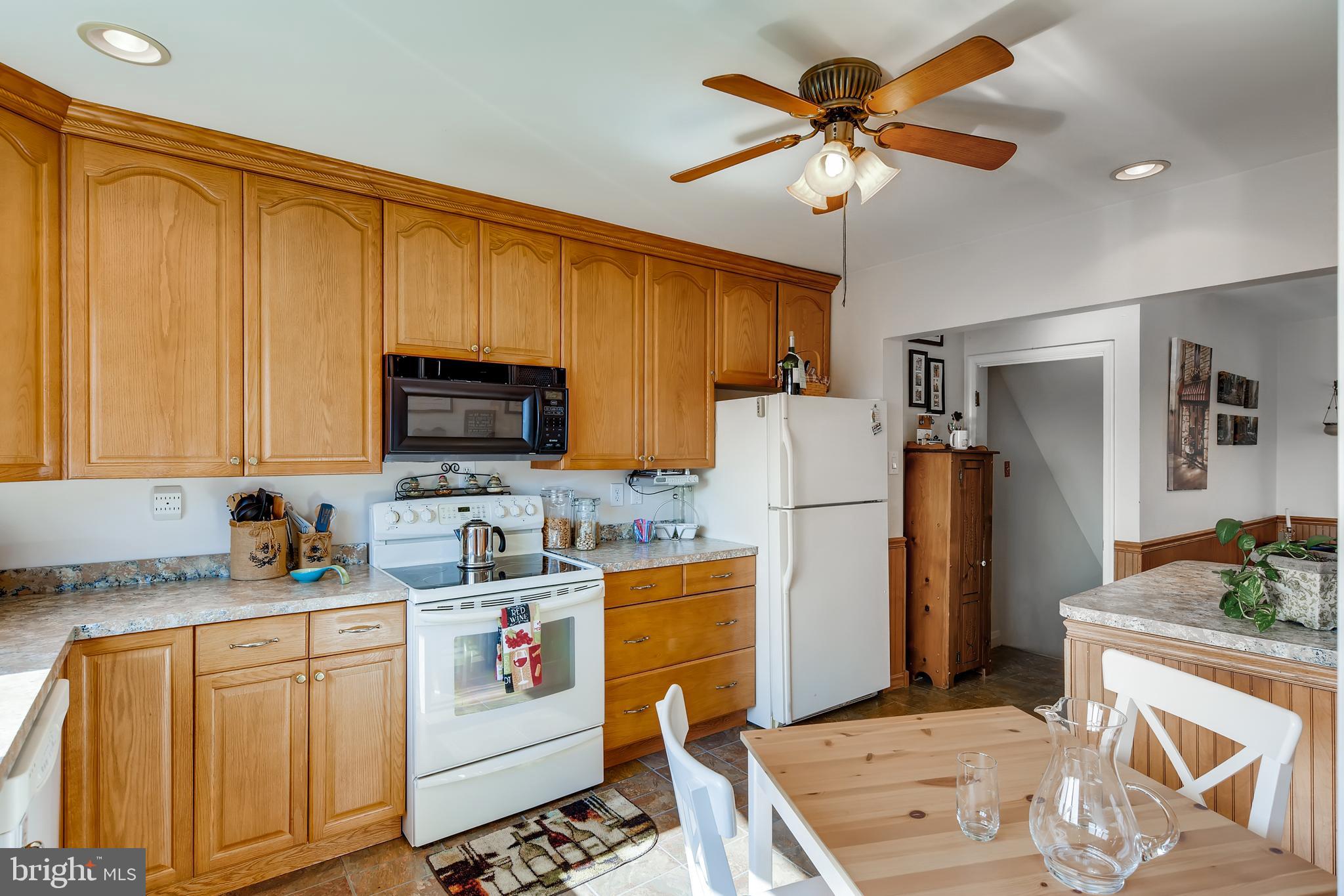 8006 Highpoint Road Baltimore, MD 21234 - Photo 8 of 34 42" Cabinetry