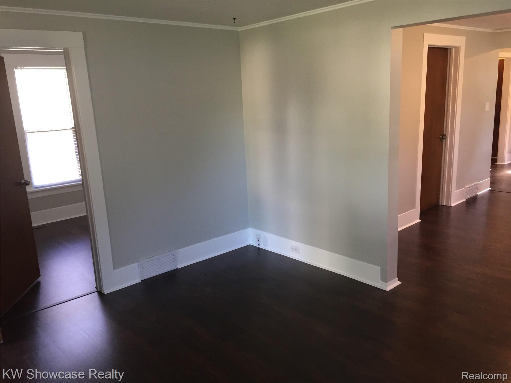 129 Ruth Avenue Pontiac, MI 48341 - Photo 6 of 36 Freshly Painted 2016. LR view to BR 1 and DR area.