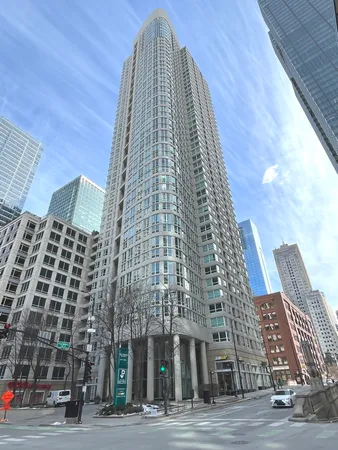 $1,950 | 345 North LaSalle Drive, Unit 509, Chicago, IL 60654