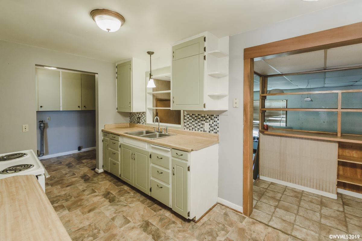 472 F Street Lebanon, OR 97355 - Photo 10 of 25